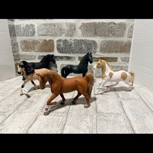 Schleich horse lot 4 new one used 5”